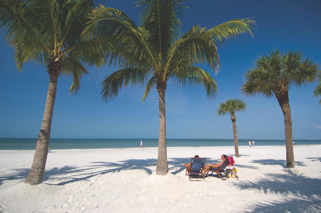 Pierview Hotel And Suites Fort Myers Beach Exterior photo