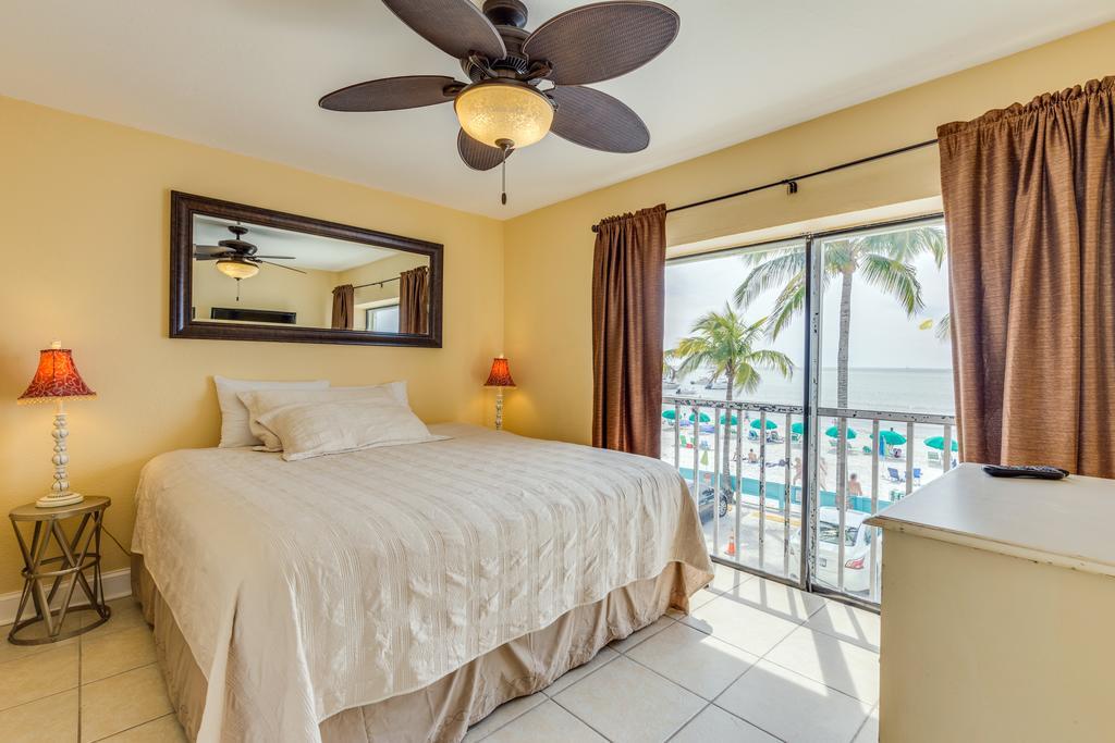 Pierview Hotel And Suites Fort Myers Beach Exterior photo
