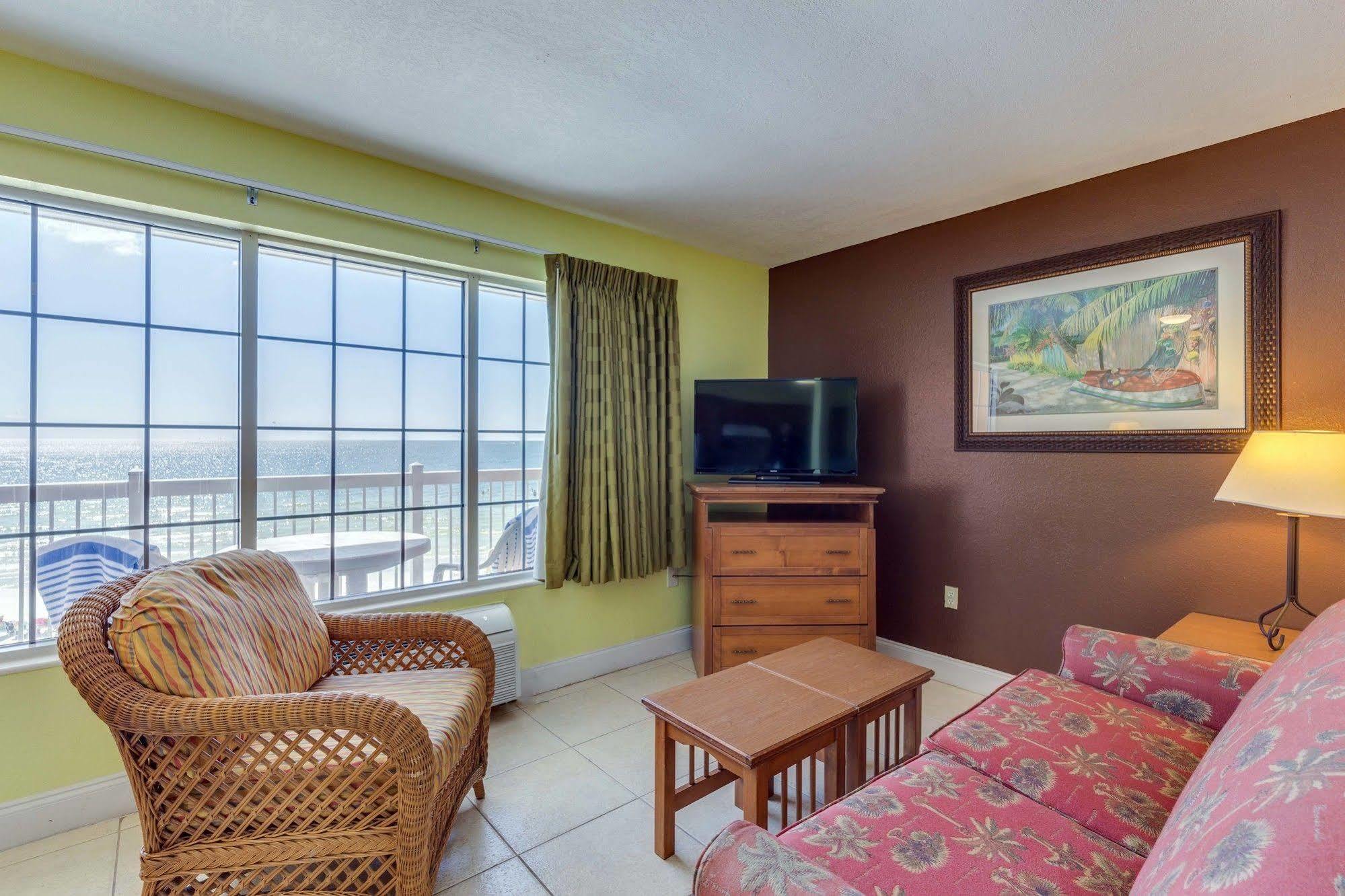 Pierview Hotel And Suites Fort Myers Beach Exterior photo