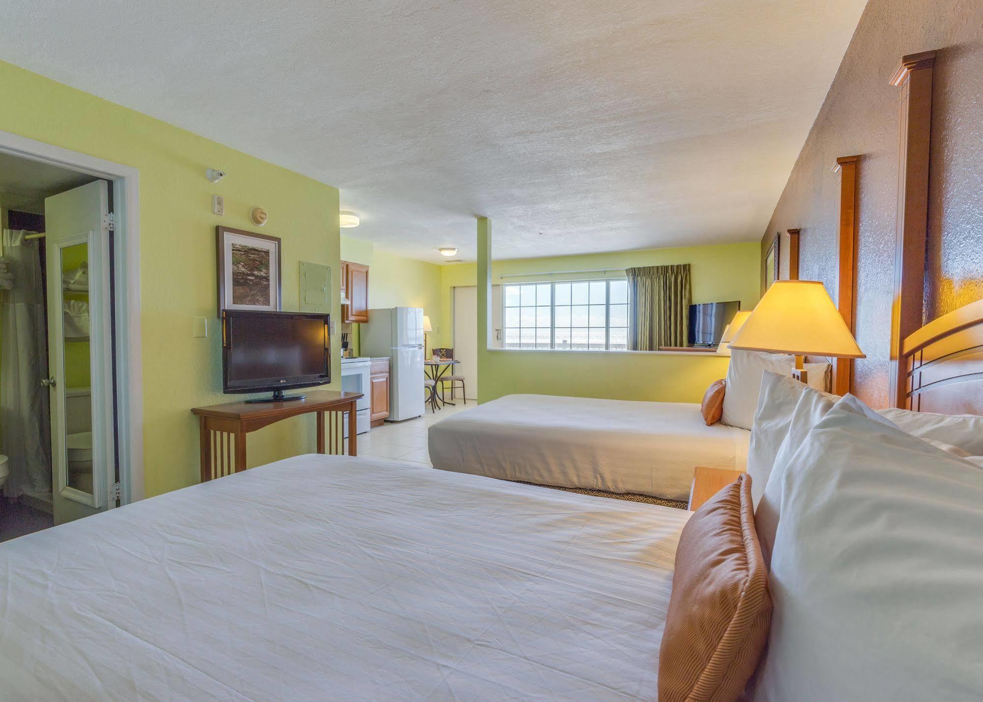 Pierview Hotel And Suites Fort Myers Beach Exterior photo