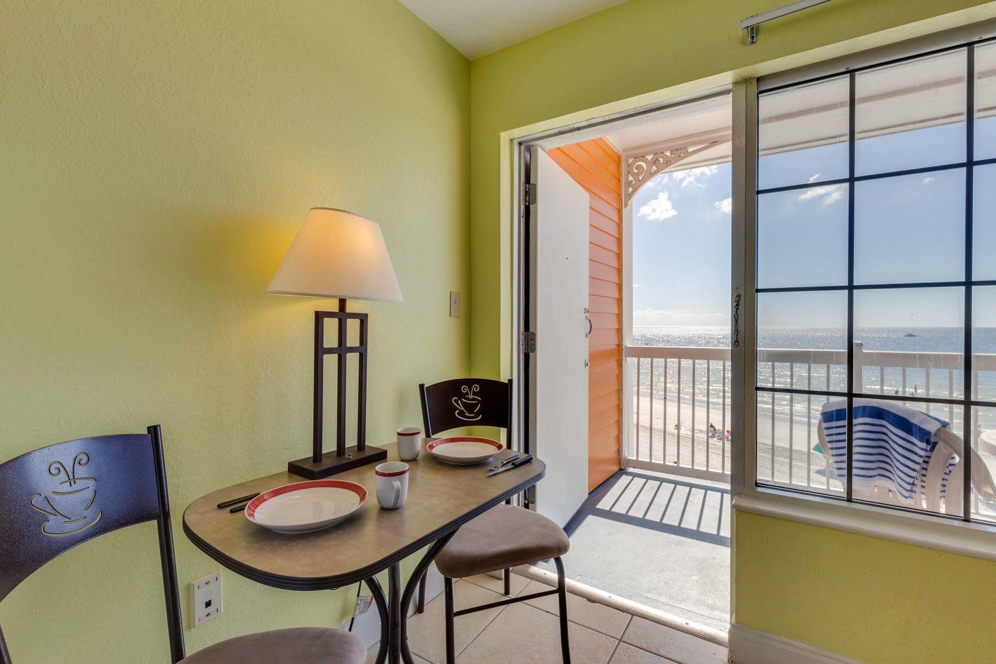Pierview Hotel And Suites Fort Myers Beach Exterior photo